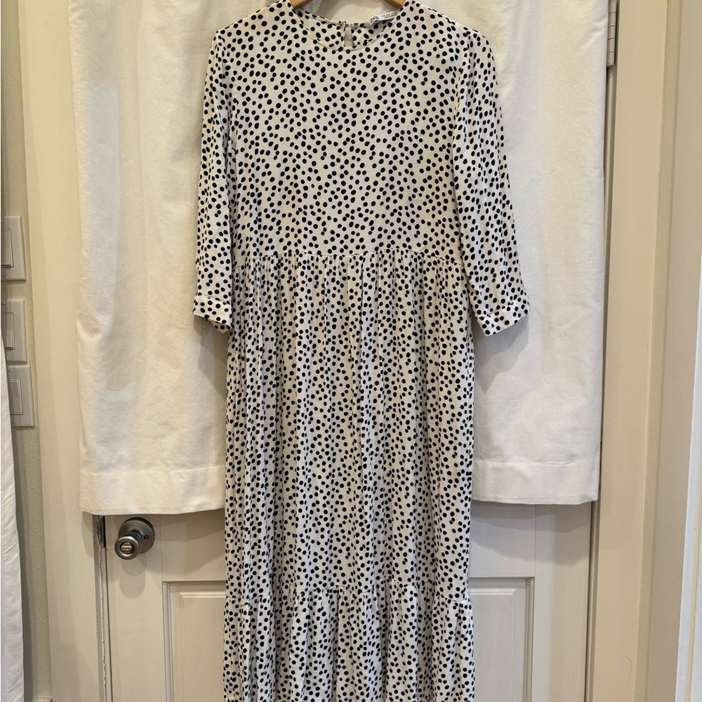 Zara Black and White Long Sleeve Dress